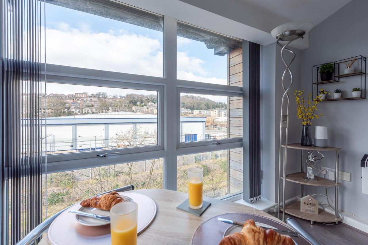 Riverside Balcony Apartment With Parking Just Minutes To Saltaire Shipley (West Yorkshire) Esterno foto