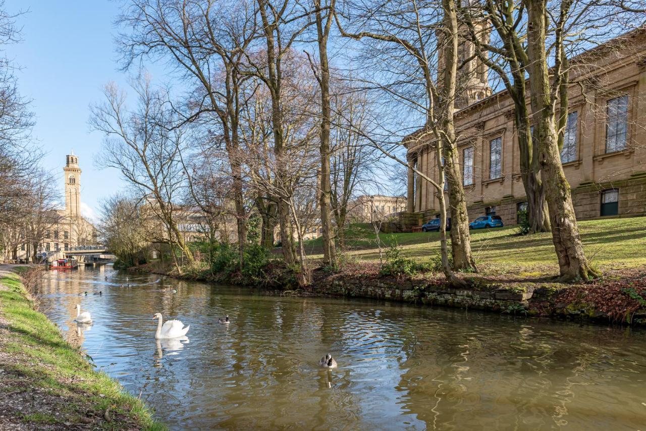 Riverside Balcony Apartment With Parking Just Minutes To Saltaire Shipley (West Yorkshire) Esterno foto