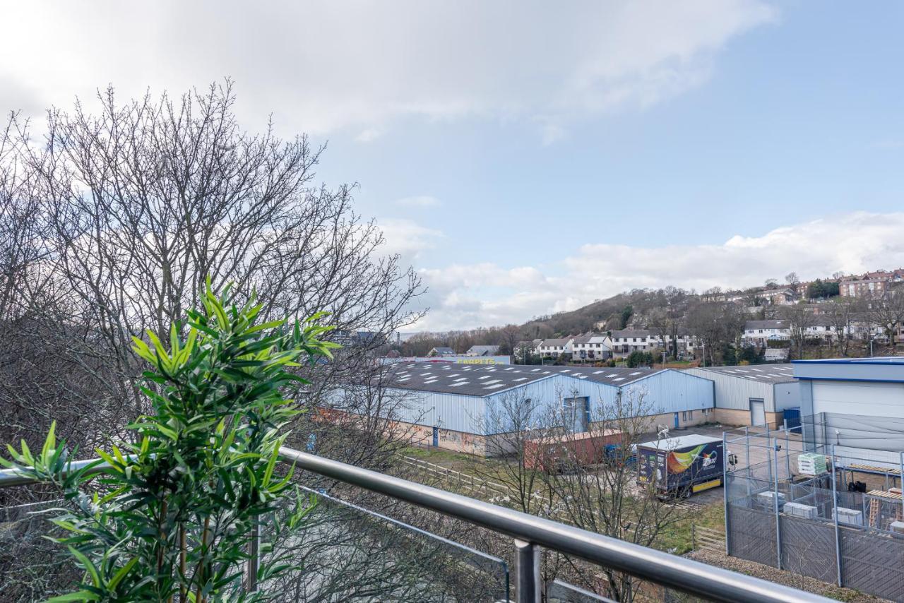 Riverside Balcony Apartment With Parking Just Minutes To Saltaire Shipley (West Yorkshire) Esterno foto