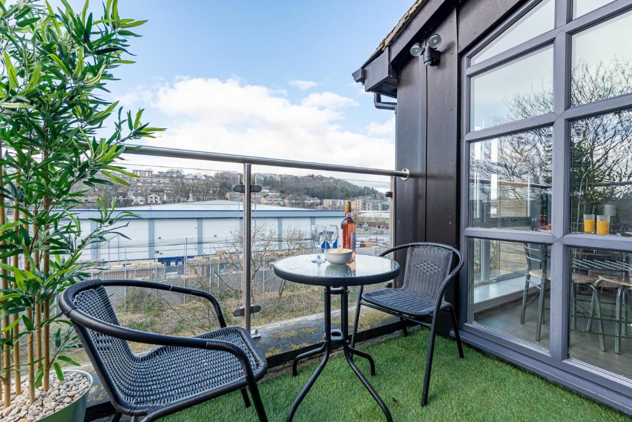 Riverside Balcony Apartment With Parking Just Minutes To Saltaire Shipley (West Yorkshire) Esterno foto